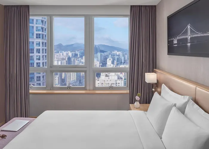 Avani Hotel 4*