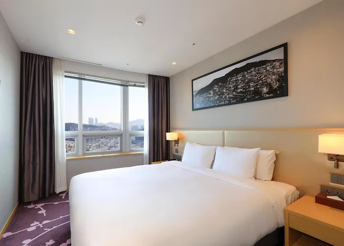Avani Hotel 4*
