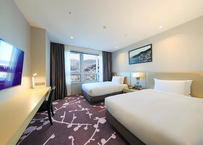 Avani Hotel 4*