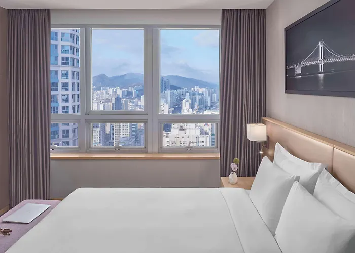 Avani Hotel 4*