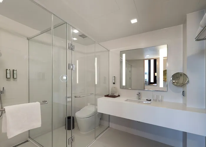 Avani Hotel 4*